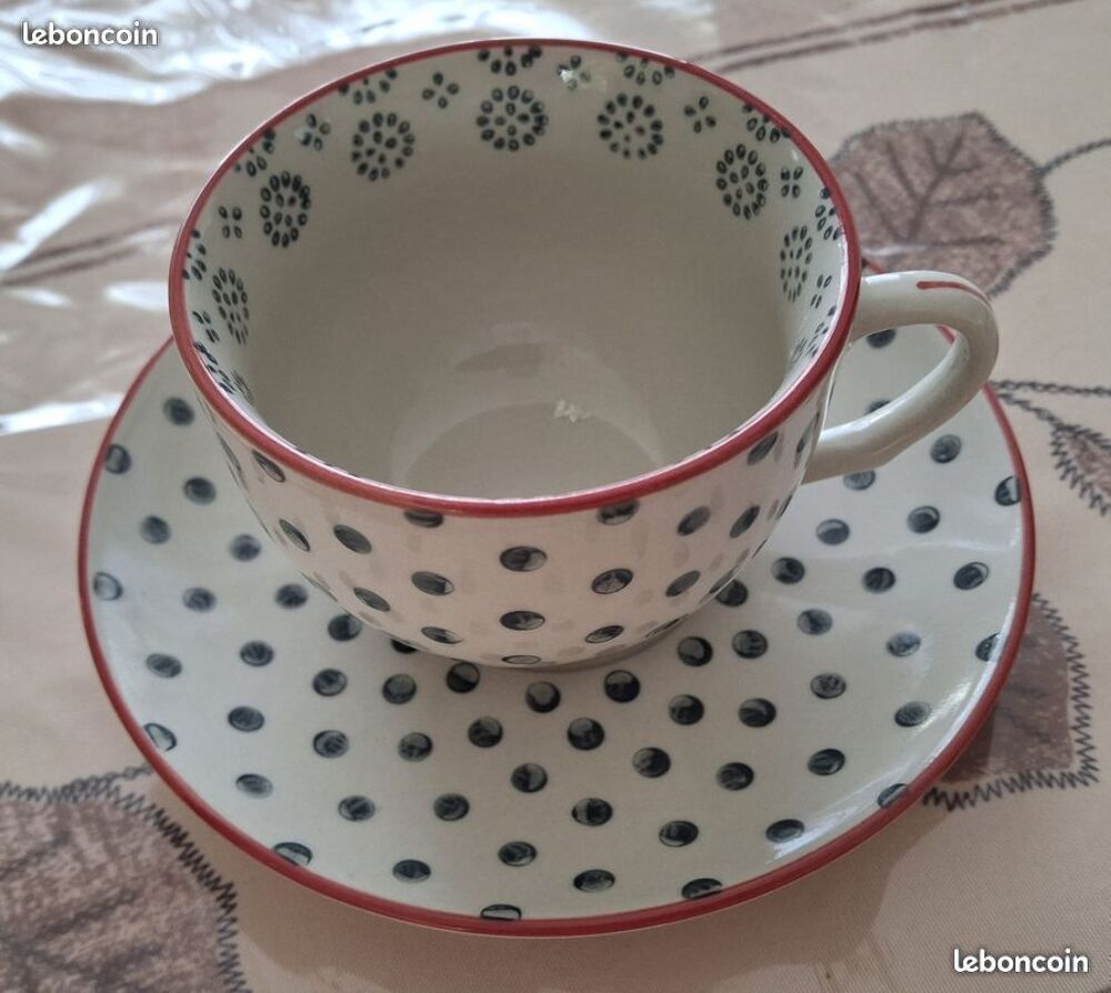 1 tasse de marque Amadeus avec soucoupe jamais utilis&eacute;e Décoration