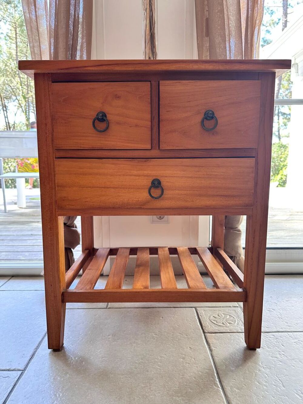 Petit meuble d appoint 
En bois Meubles
