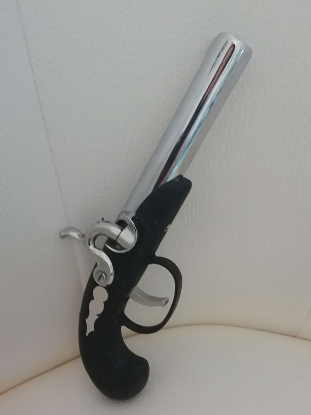 Ancien briquet forme pistolet 