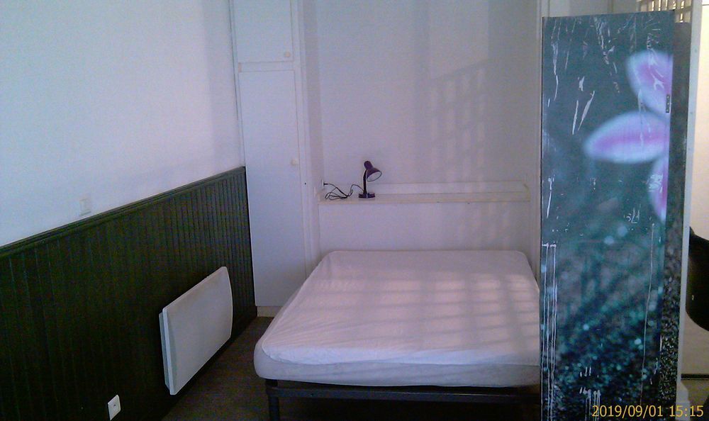 Location Appartement Vaste studio meublé Villefranche de rouergue Villefranche-de-rouergue