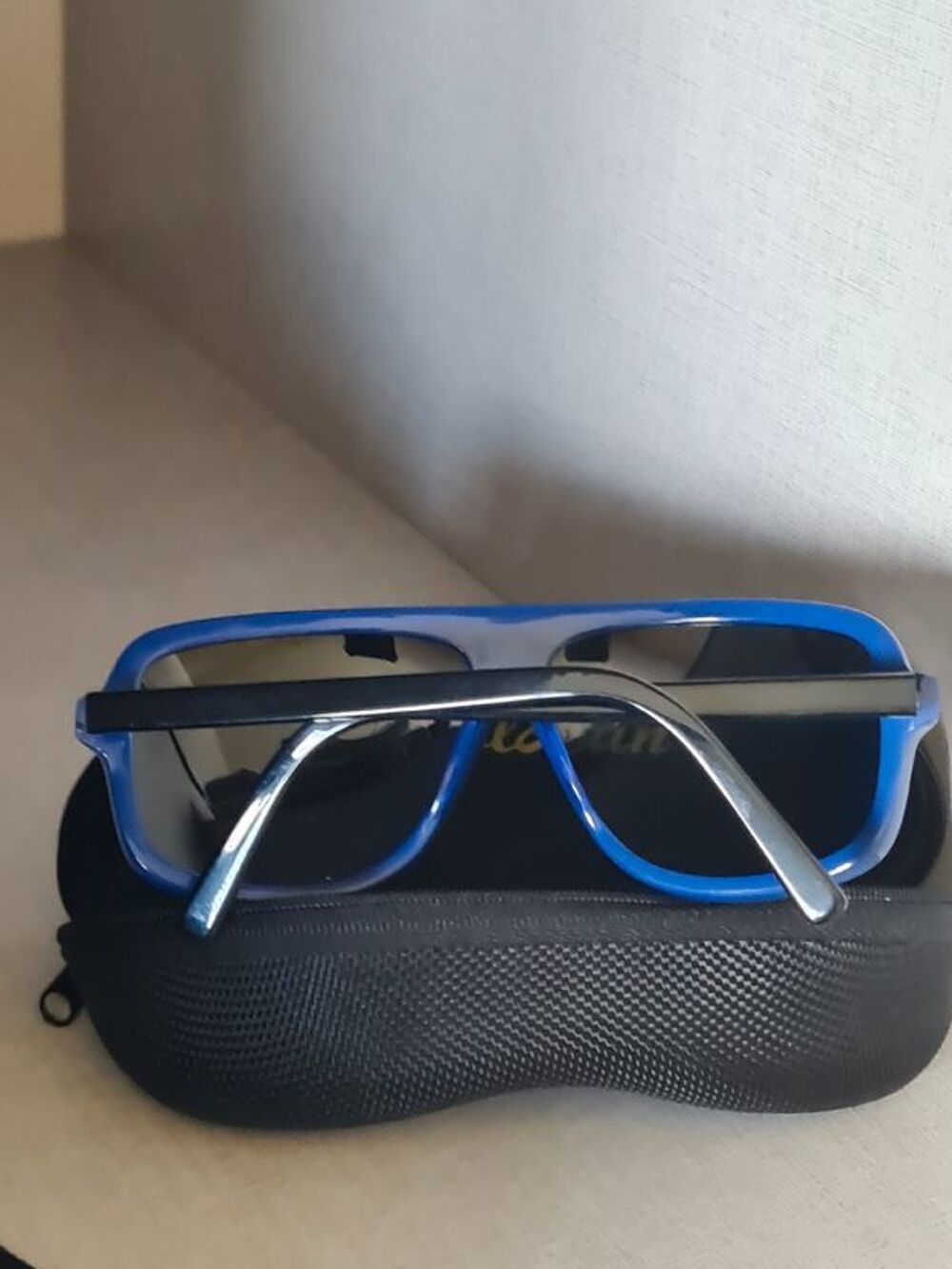 Lunette de soleil Bijoux et montres