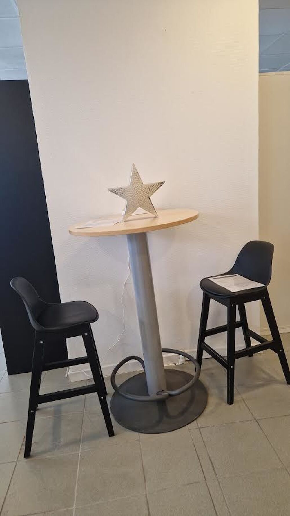 TABLE MANGE DEBOUT EN BOIS Meubles