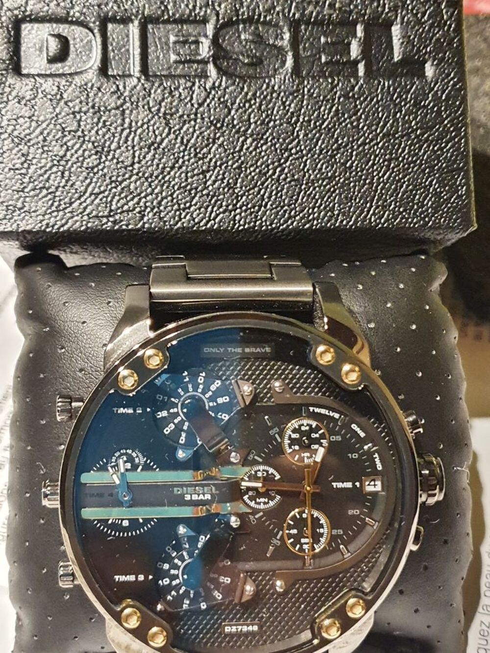 Montre de marque " DIESEL" . Bijoux et montres