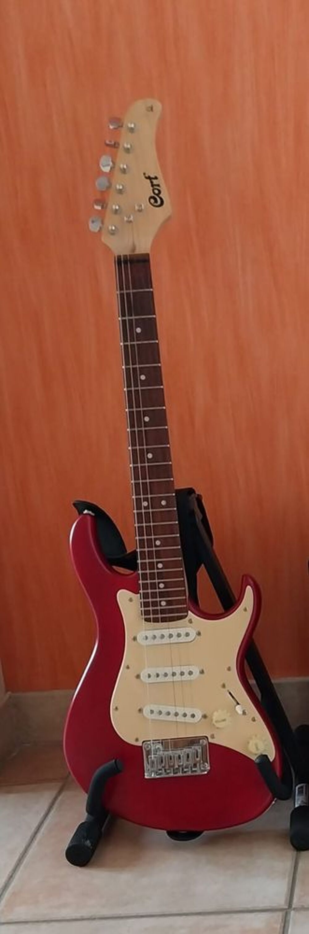 Guitare &eacute;lectrique 3/4 CORT Instruments de musique
