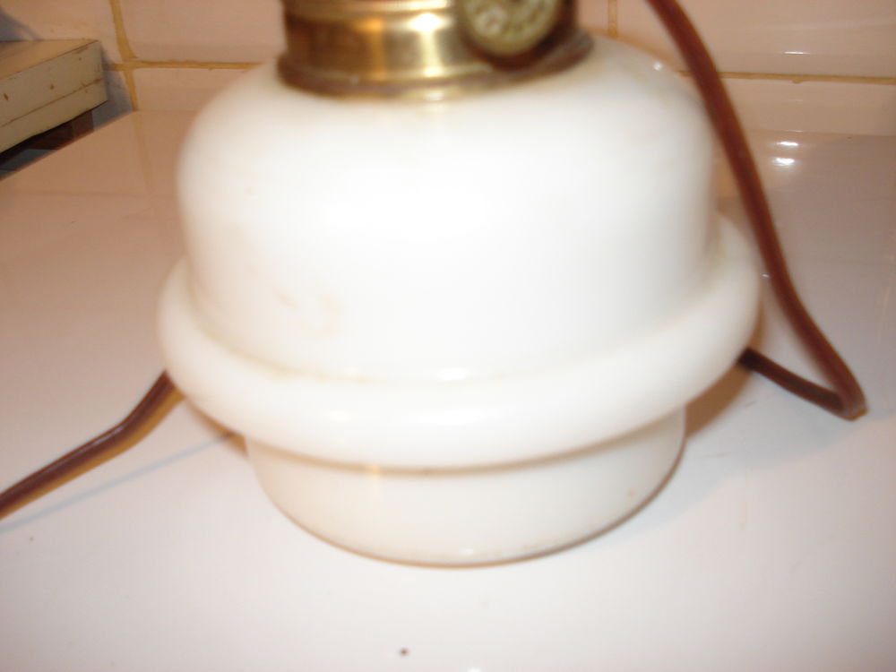 lampe &eacute;lectrique style &agrave; p&eacute;trole Décoration