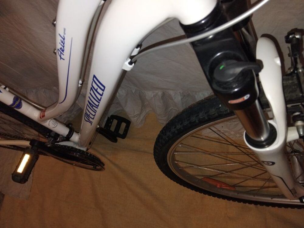 V&eacute;lo Specialized Ariel sport Vélos