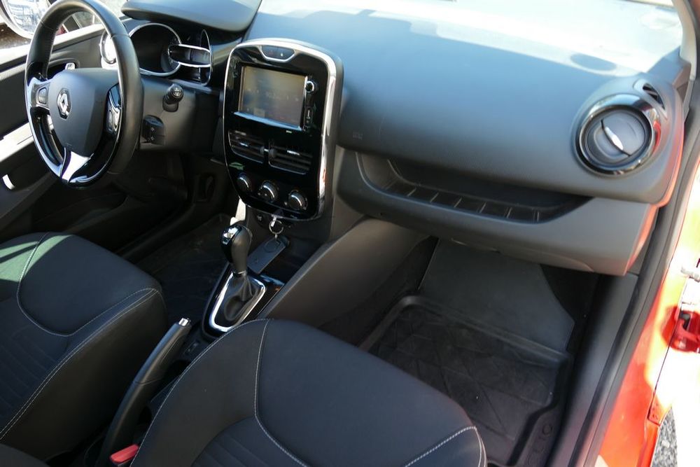 Clio IV Estate Clio Estate IV TCe 120 Intens EDC 2013 occasion 13600 La Ciotat