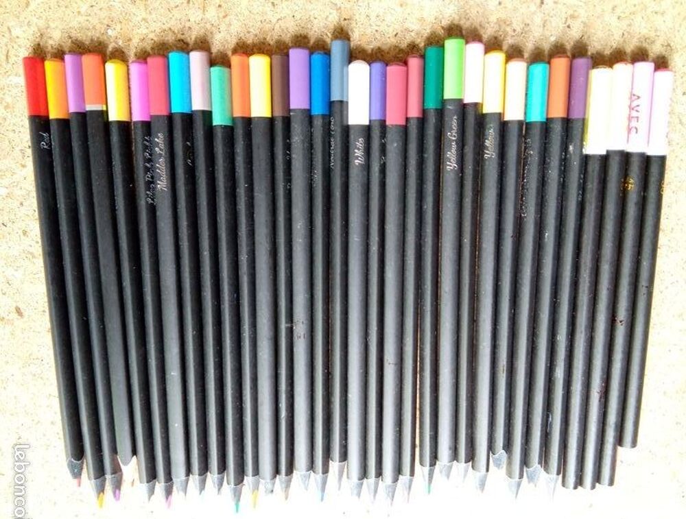33 crayons de couleur manche triangulaire Jeux / jouets