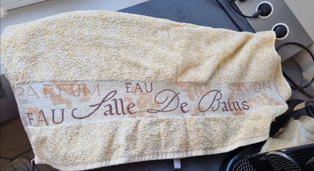 Lot serviette de bain, draps de bains et gants de toilette Vtements