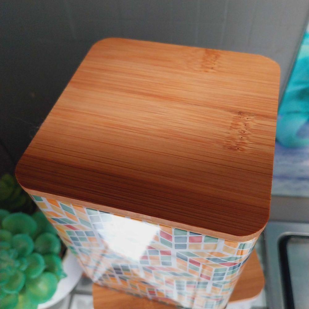 Lot de 2 bo&icirc;tes gigognes m&eacute;talliques Rubik's cube neuves couvercles en bois, Décoration