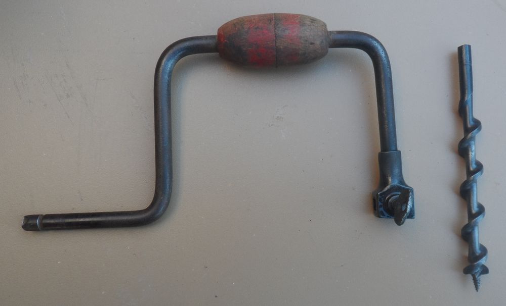 Vilebrequin manuel + m&egrave;che &agrave; bois de 16 vendu avec
Bricolage
