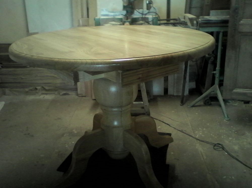 TABLE RONDE avec jeu echecs Meubles