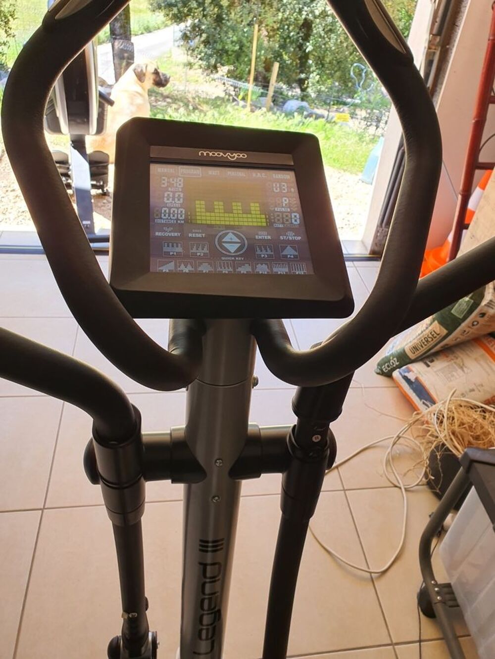 appareil de cardio elliptique marqu&eacute; Moovyoo Sports