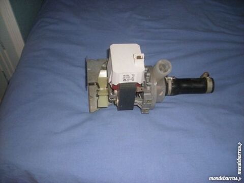 Pompe de vidange lave vaisselle A E G . 10 Laventie (62)