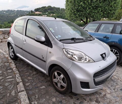 Peugeot 107 1.0e 12V 68ch BLUE LION Black & Silv