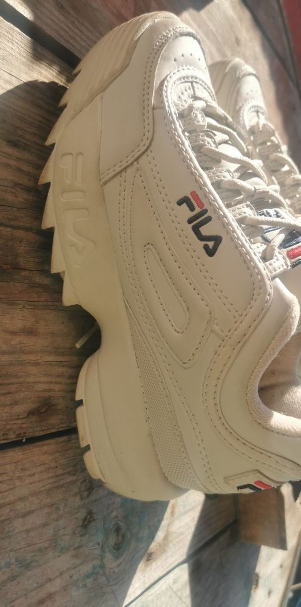 Basket beige FILA Chaussures