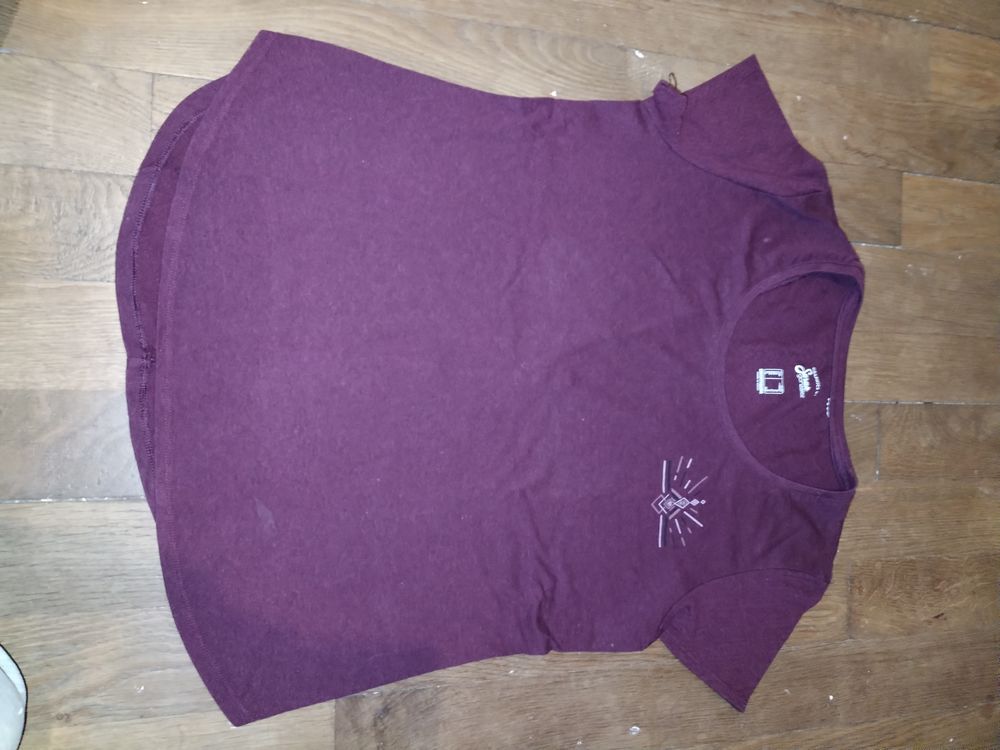 T-shirt femme SARAH GONZALES (taille M) Vêtements