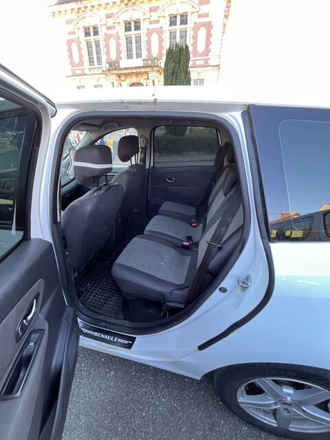 Renault Grand Sc&eacute;nic III Grand Sc&eacute;nic dCi 110 Energy eco2 Bose Edition 7 pl 2014 occasion Corbeil-Essonnes 91100