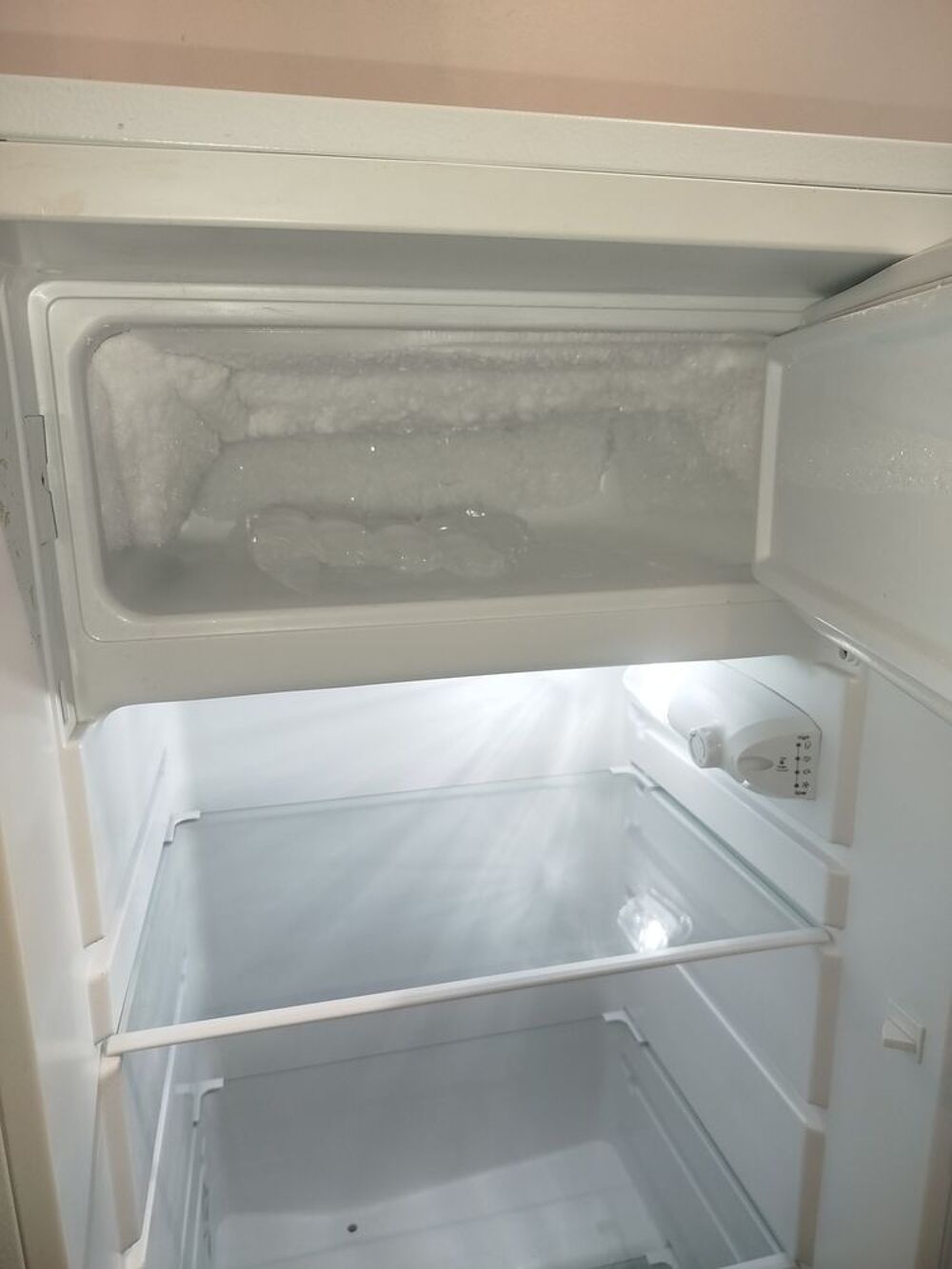 Petit frigo avec cong&eacute;lateur Electroménager