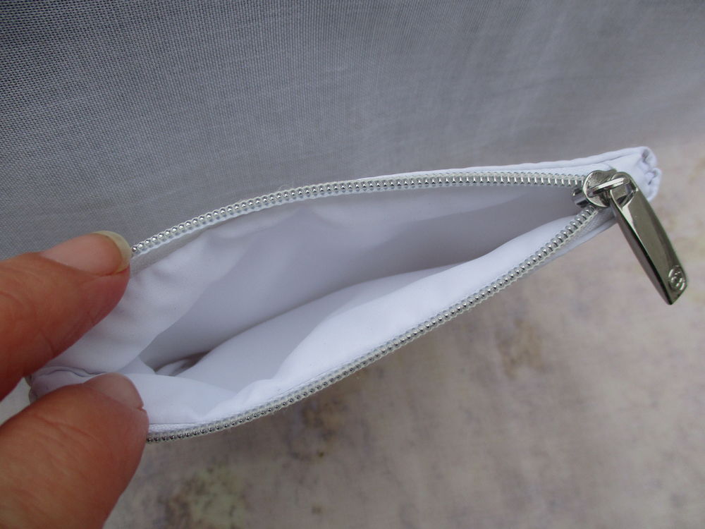Petite Pochette en Tissu Format Porte-monnaie - Neuve 