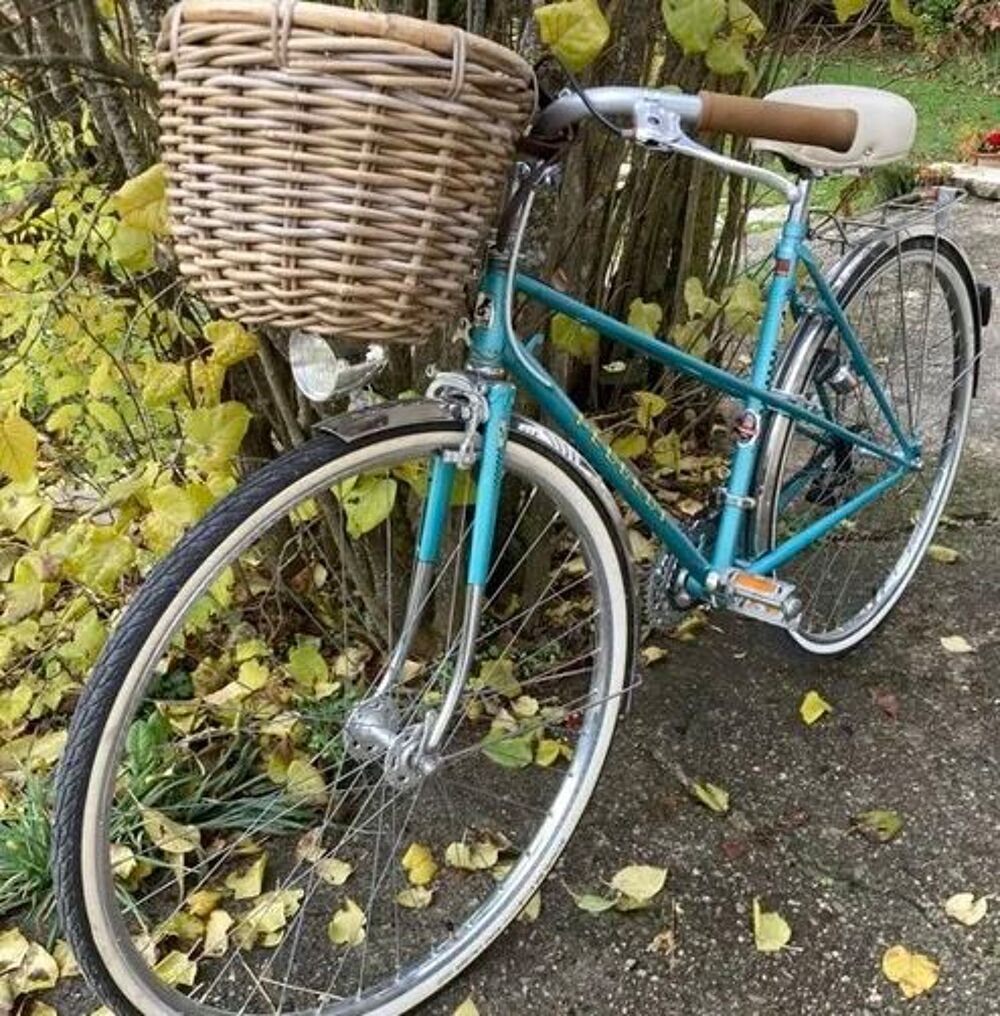 Peugeot vintage femme restaur&eacute; ? 15 vitesses ? pr&ecirc;t &agrave; rouler Vélos