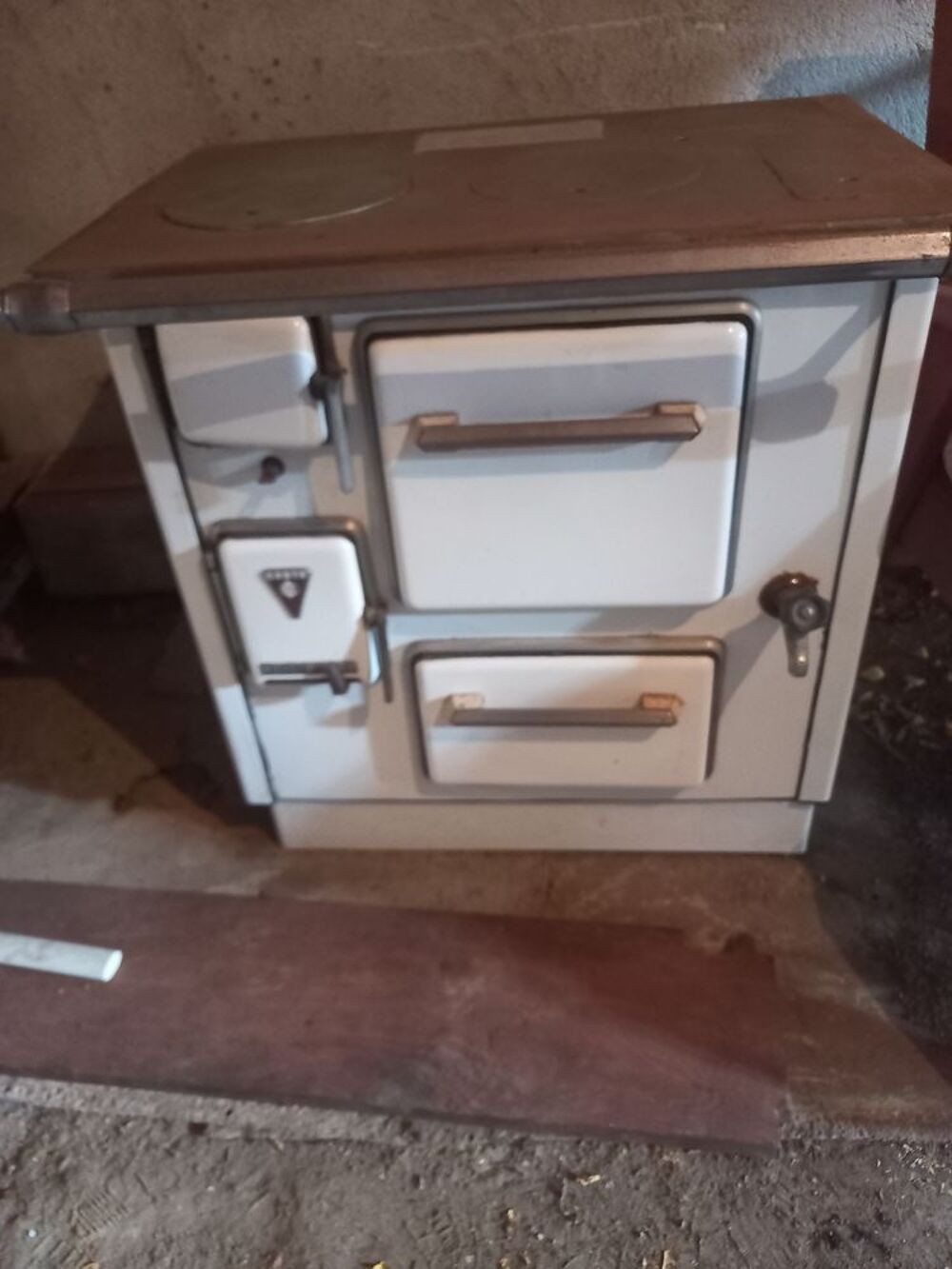 Cuisini&egrave;re charbon/bois marque Coste Electroménager