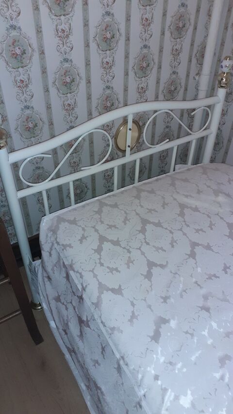 Lit d une personne . 0 Rches (59)