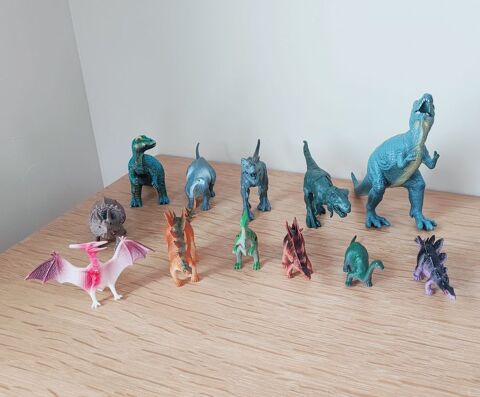 Lot de 12 petits dinosaures 20 Dommiers (02)