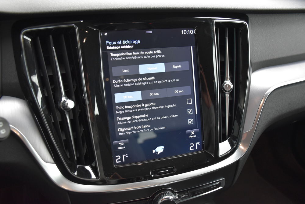 V60 D3 AdBlue 150 ch Geartronic 8 Momentum 2019 occasion 56300 Pontivy
