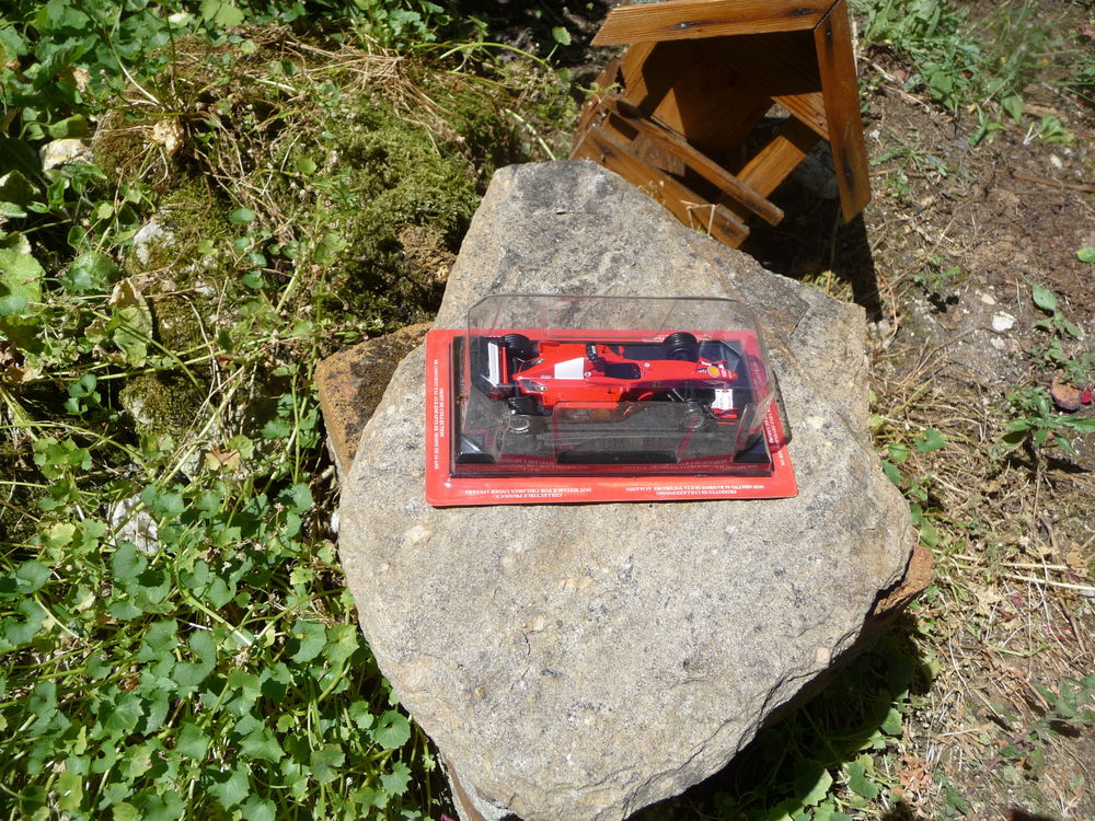 voiture toute rouge+++++ Jeux / jouets