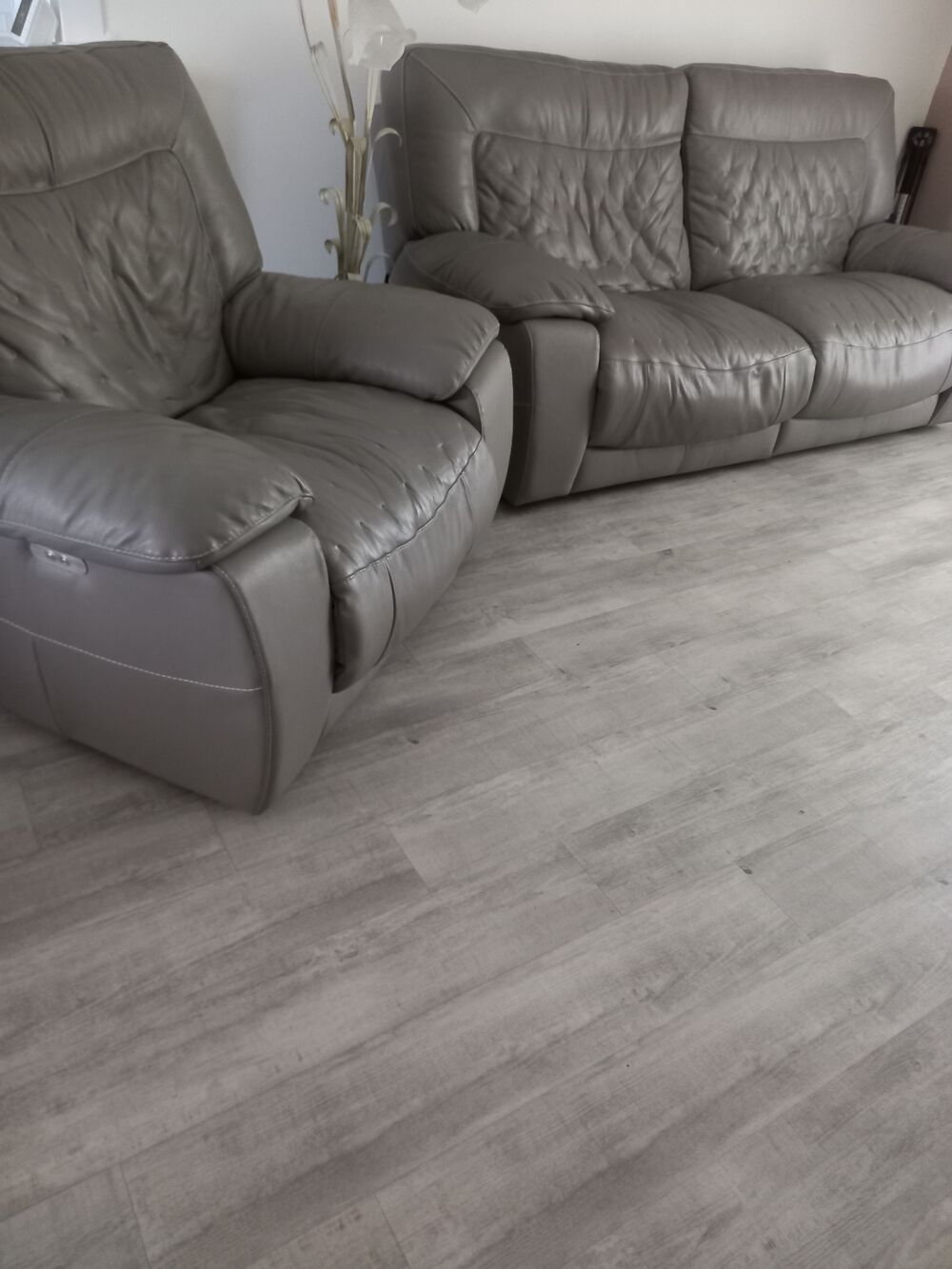 CANAPE + FAUTEUIL CUIR GRIS Meubles