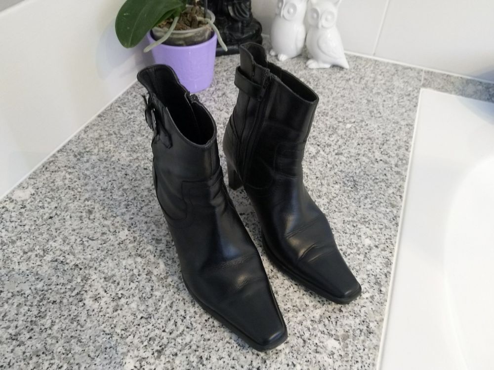 Bottines noires en cuir femme Chaussures