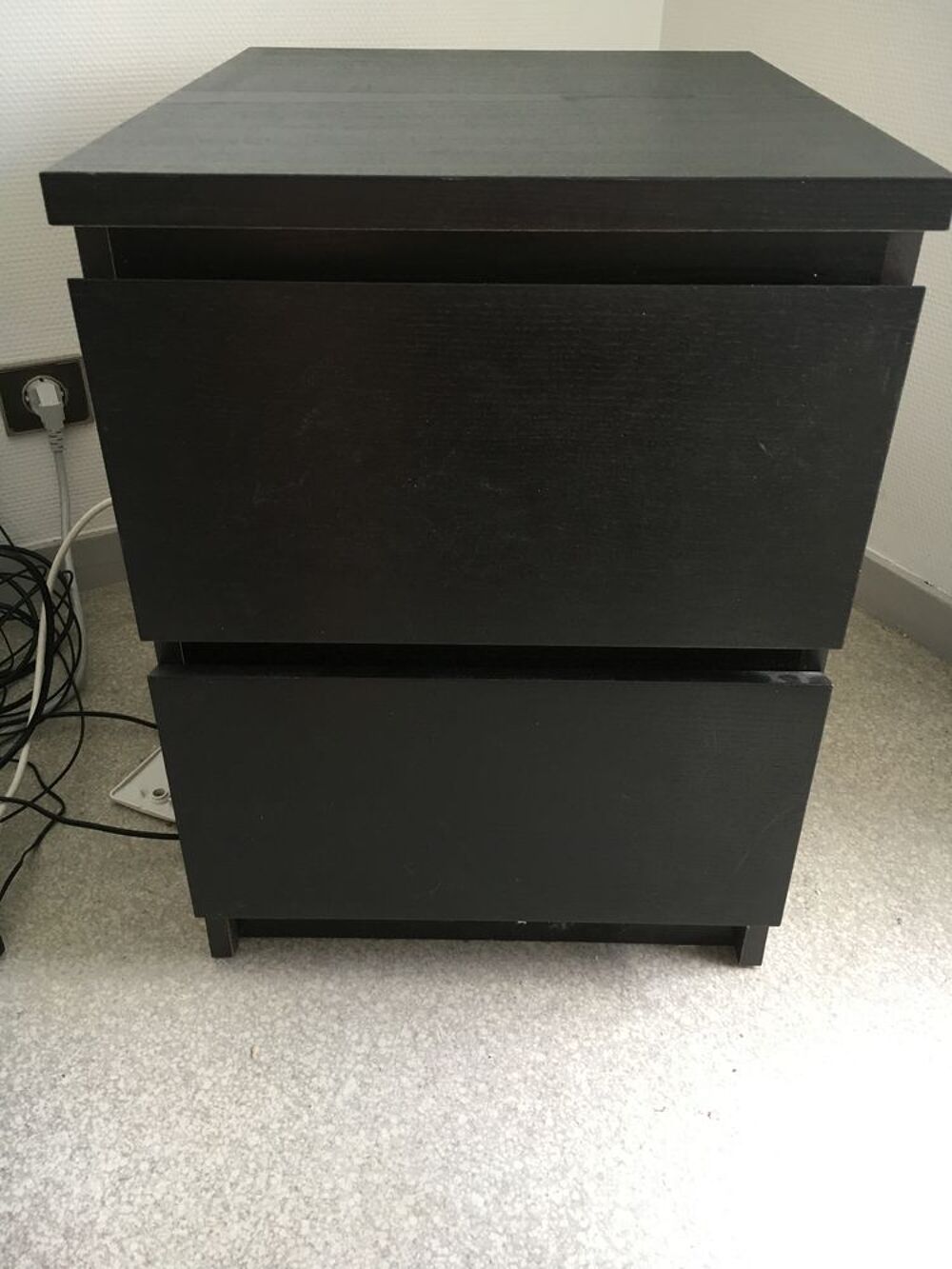 Vend lit IKEA + Matelas + Chevet Meubles