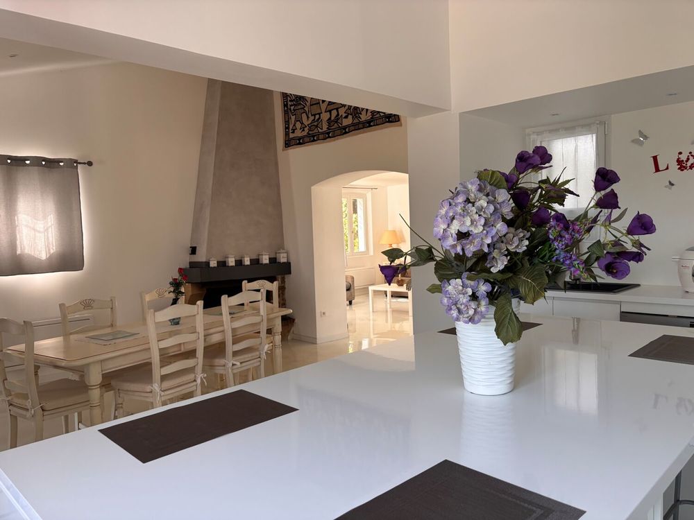   Villa de standing à Sainte-Anastasie  Provence-Alpes-Côte d'Azur, Sainte-Anastasie-sur-Issole (83136)