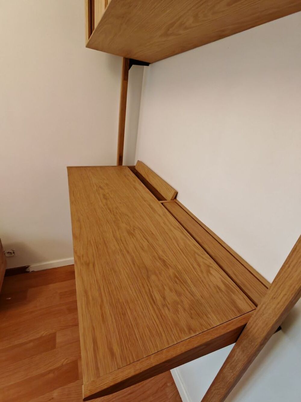 Bureau + chaise Alin&eacute;a Meubles