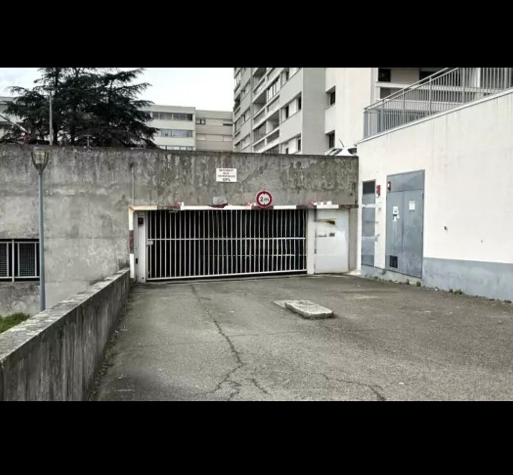 Vente Parking/Garage Parking garage ou cave en sous-sol Rillieux-la-pape