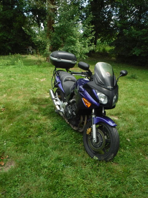 Moto HONDA 2004 occasion Thurey 71440