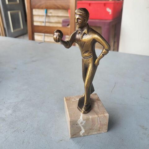 statut joueur de boules en bronze 50 La Farl�de (83)