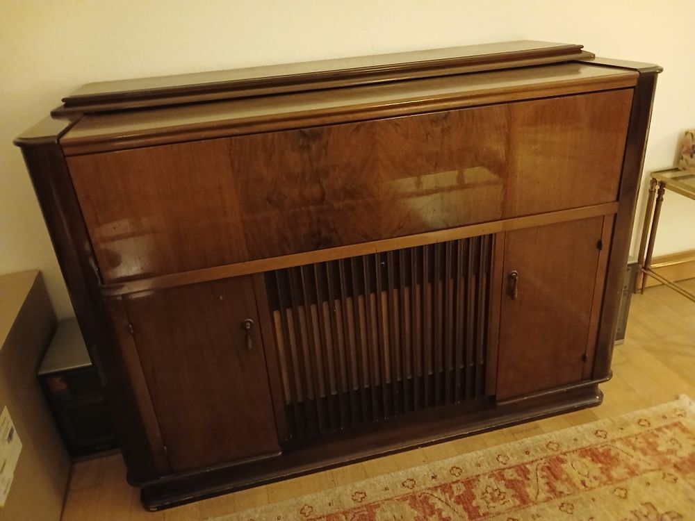 Meuble radio Phillips ann&eacute;e 1950 Meubles