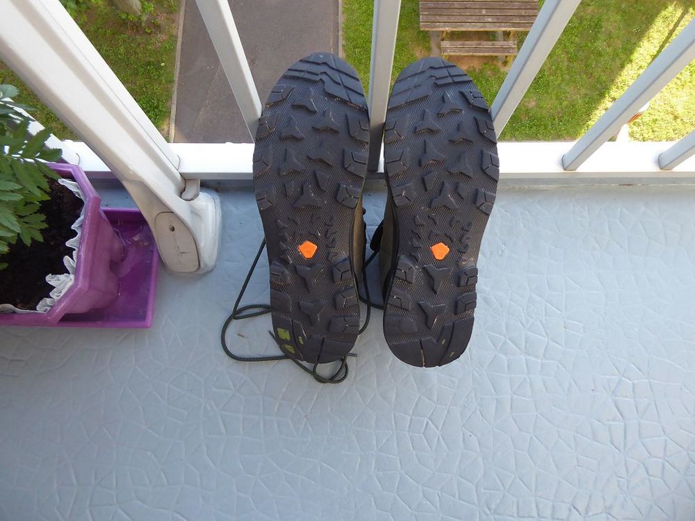 Chaussures de randonn&eacute;e homme Chaussures