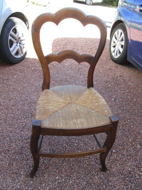 Chaise en paille Pouilly-sous-Charlieu (42)