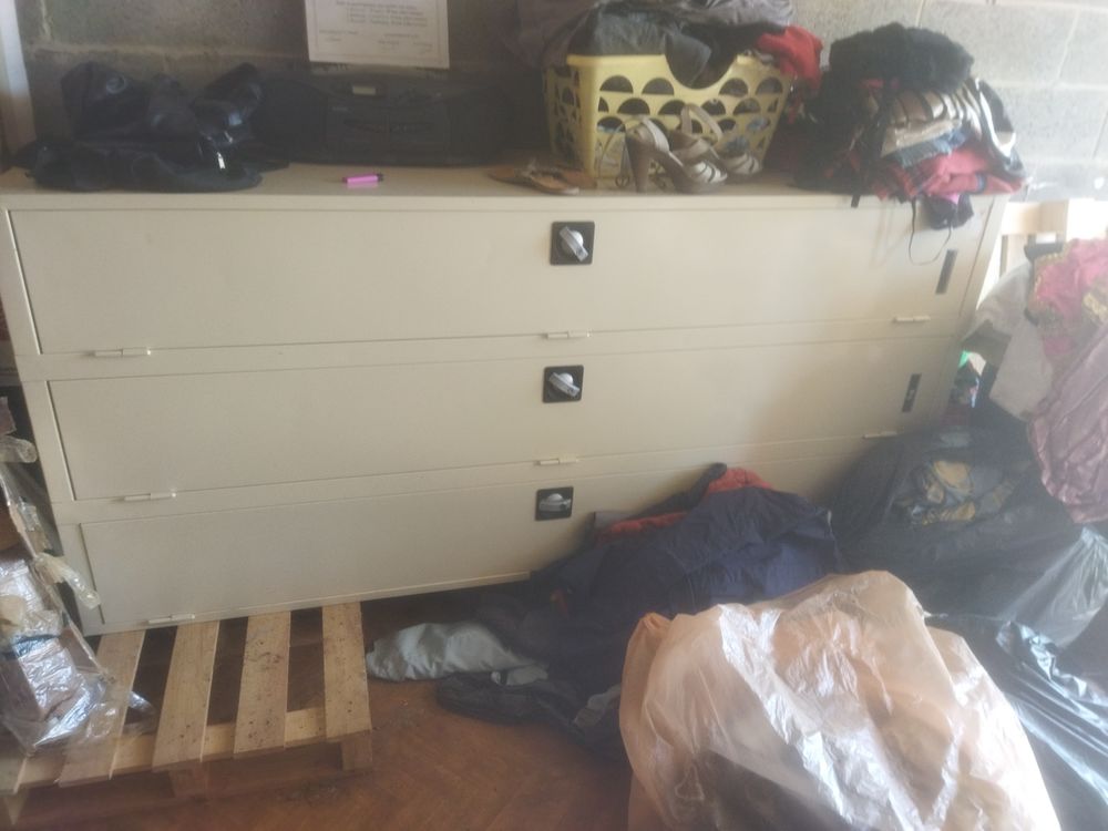 Bonjour meuble Vinted en bonne &eacute;tat 
A venir voir sur place Meubles