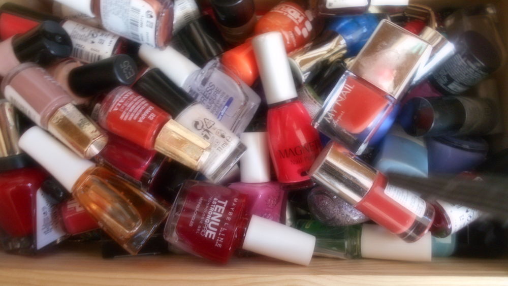 lot de vernis &agrave; ongle Bijoux et montres