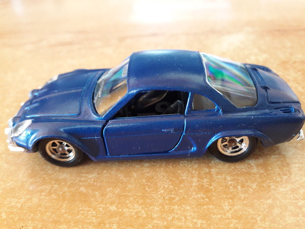 Alpine berlinette 1/43 eme dans sa boite plastique 