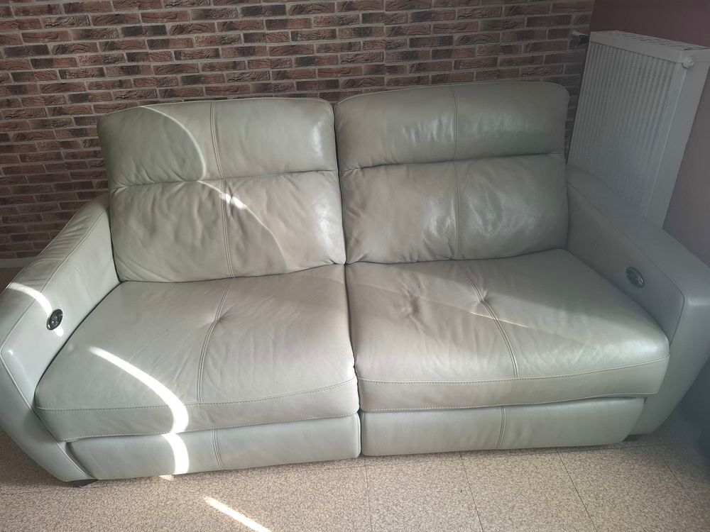 Salon cuir canap&eacute; et fauteuil 
Meubles