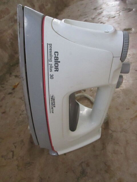 Fer  repasser CALOR   PRESSING PLUS 30 15 Pronnas (01)