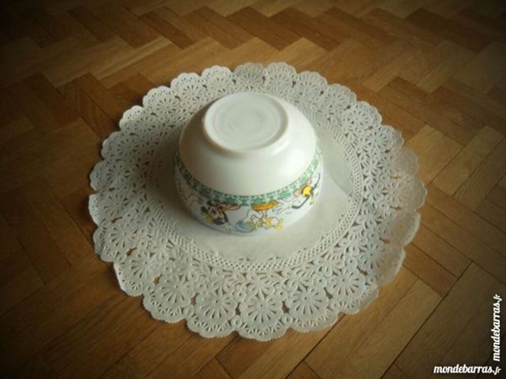 Bol Walt Disney 54) Cuisine