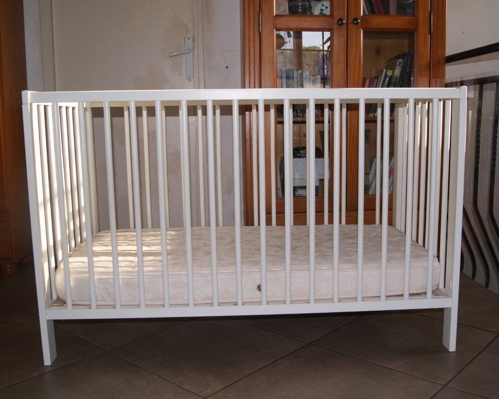 Lit b&eacute;b&eacute; ikea Puériculture