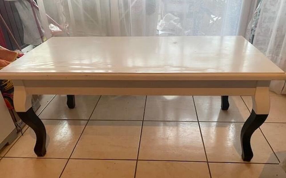 TABLE DE SALON BLANC ET PIEDS BRUNS Meubles