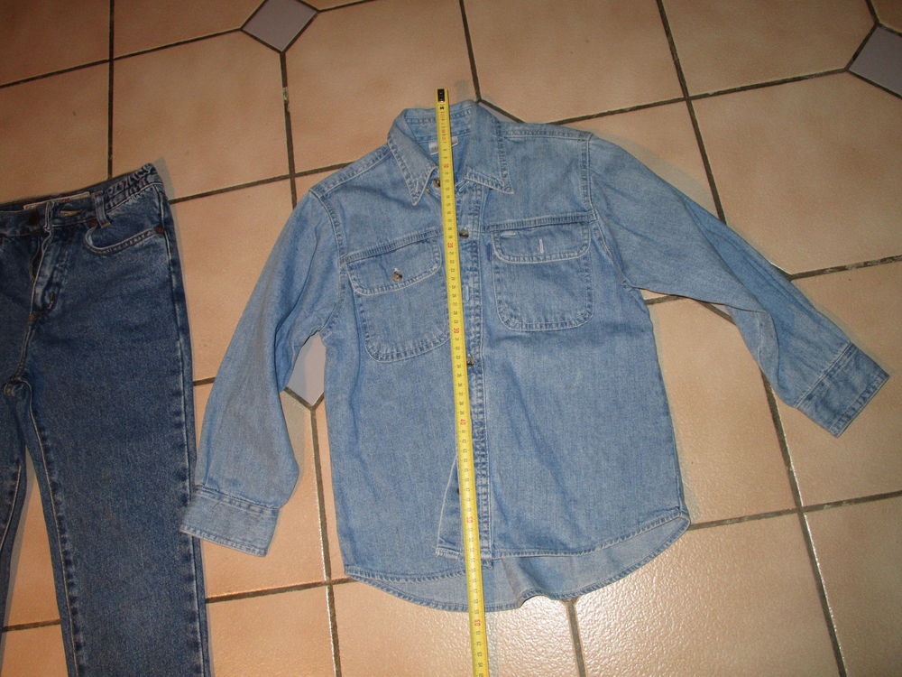 vieux jean's+ veste en jean's annee 1990
Vêtements